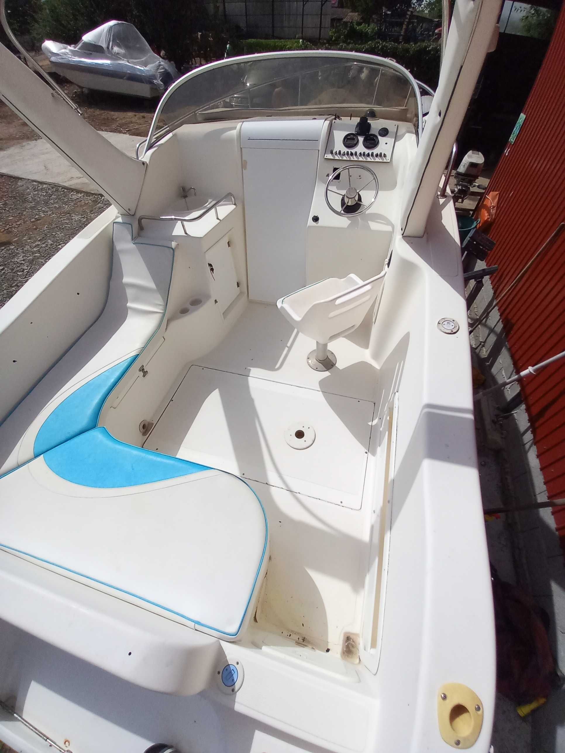 лодка  Saver Manta 620 Cabin