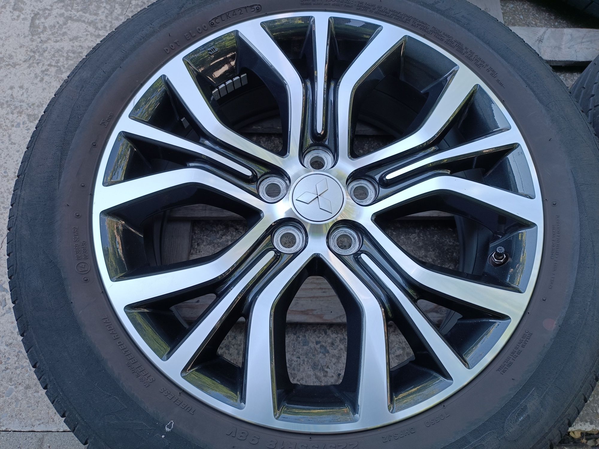 Лети джанти 18ки 5х114.3 Mitsubishi + летни гуми 225/55/18 Bridgestone