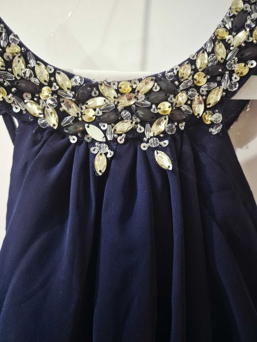 Официална рокля .