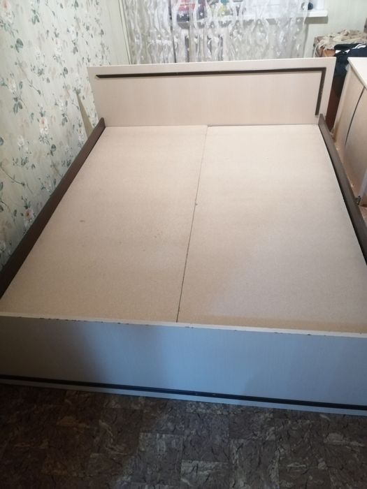 Продам 2х спальнюю  кровать