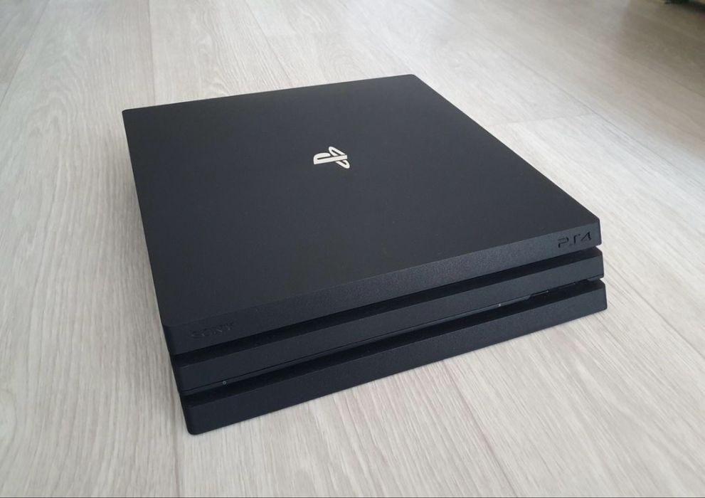 Продам Sony Play Station 4 Pro