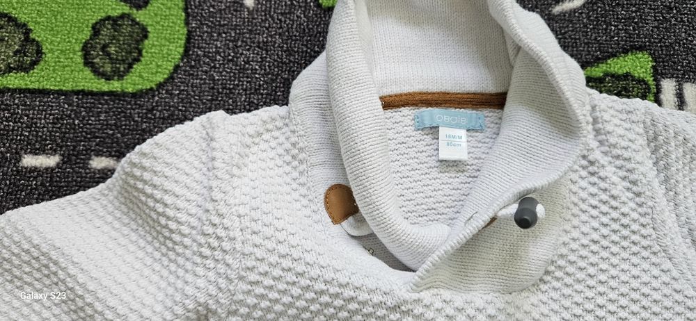 Lot bluze și un hanorac flece 12-24 luni ( 6 bucati)