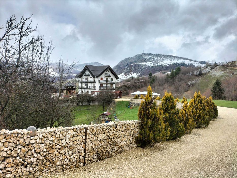 Pensiune de închiriat