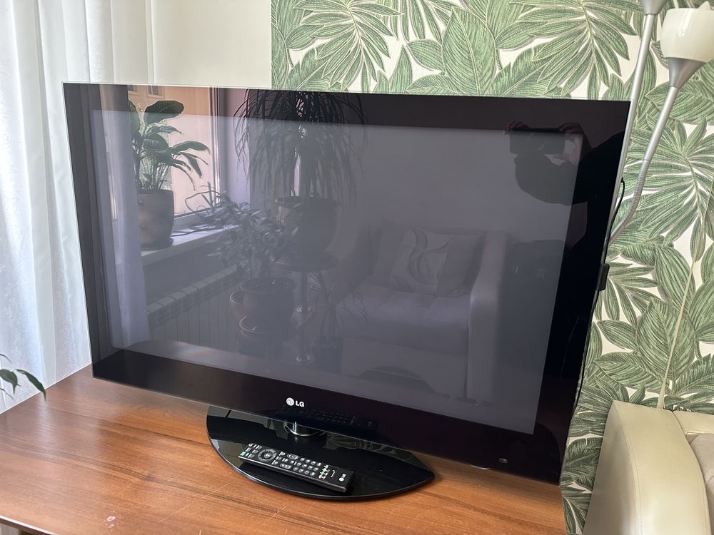 Продается плазменный телевизор LG
