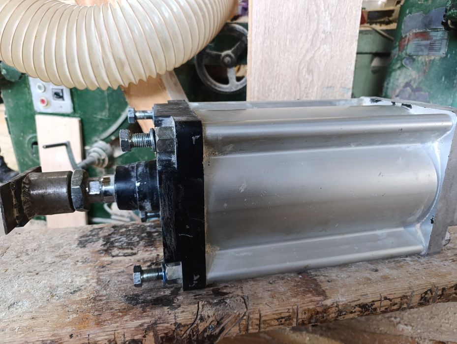 Cilindru pneumatic