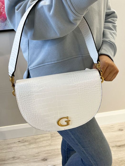 Оригинална чанта guess