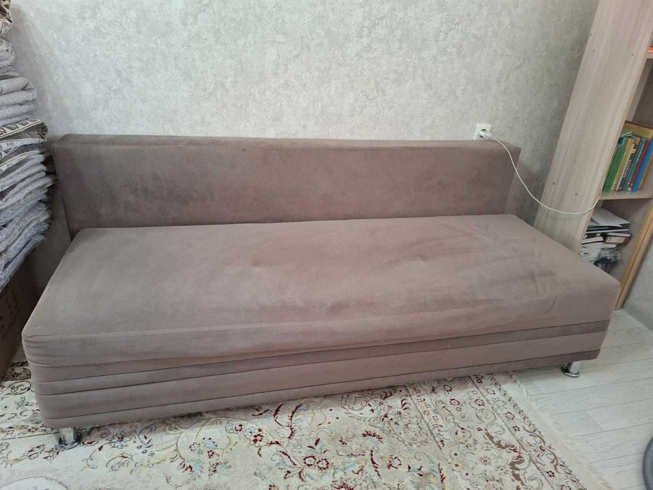 Продам диван односпальный