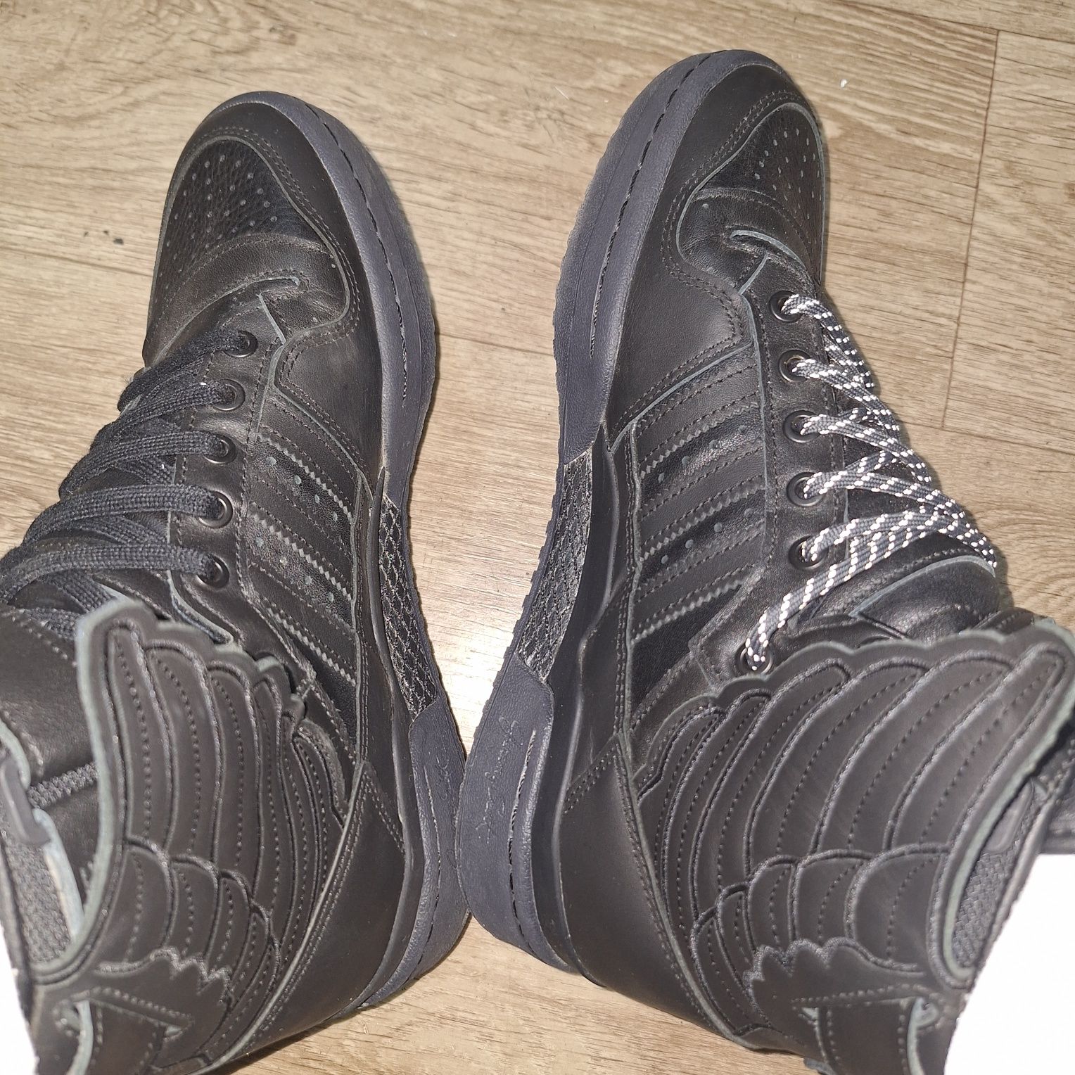 Jeremy scott 4.0 black