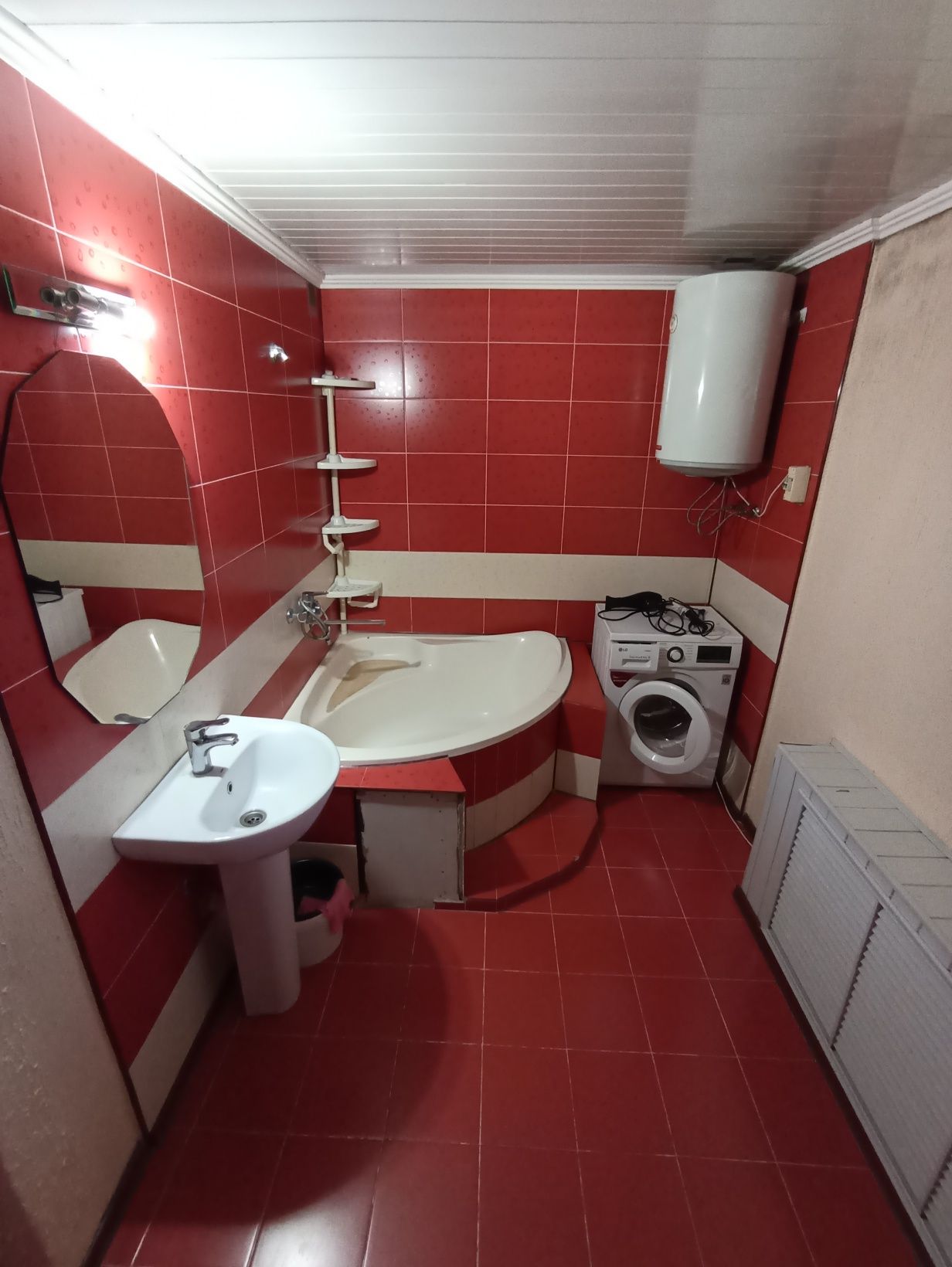 Продаётся 3-х ком кв 74 кв.м. 1 мкр 32 д кирпич