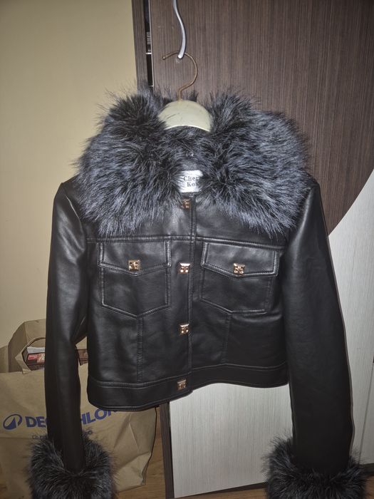 Продавам кожено яке с естествен пух