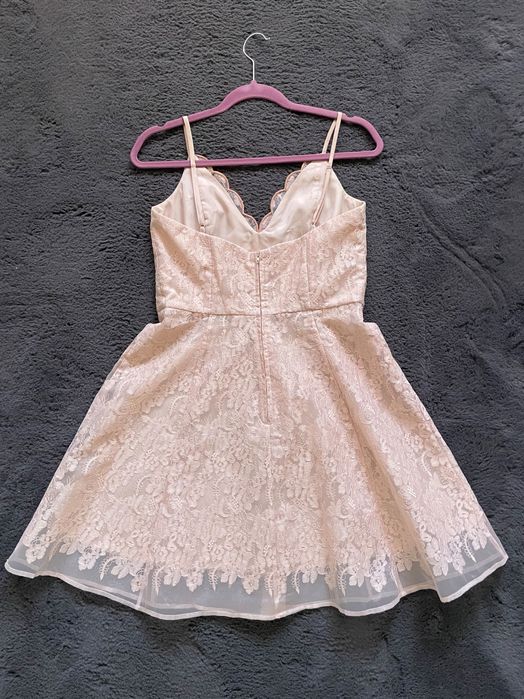 Елегантна светлорозова рокля