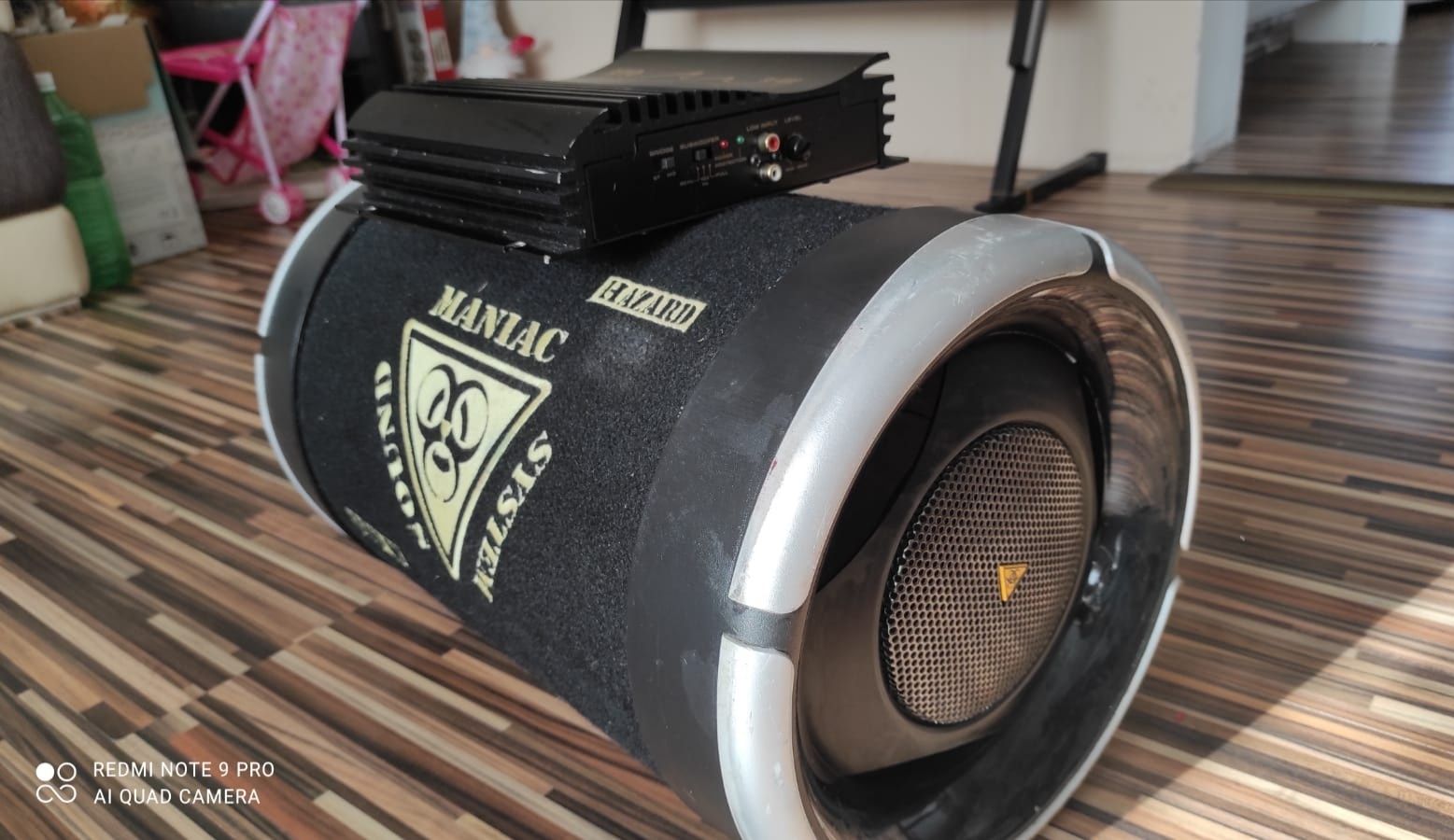 Amplificator auto (stație auto) și subwoofer (tub de bass)