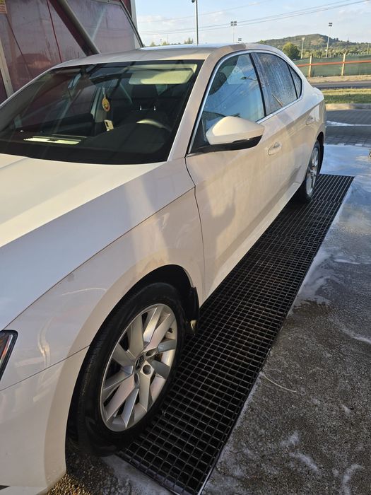 Vând Skoda Superb