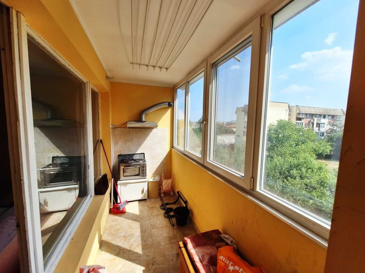 Продавам апартамент гарсониера в кв. Обеля 2, гр. София