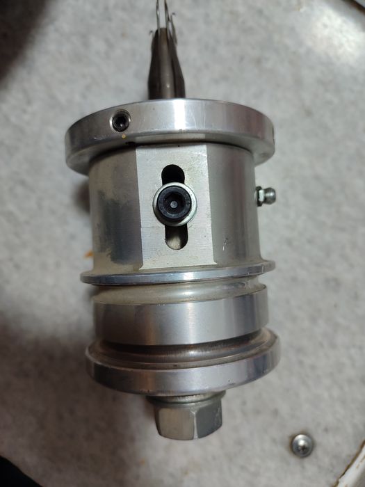 Головка для производства резинки.