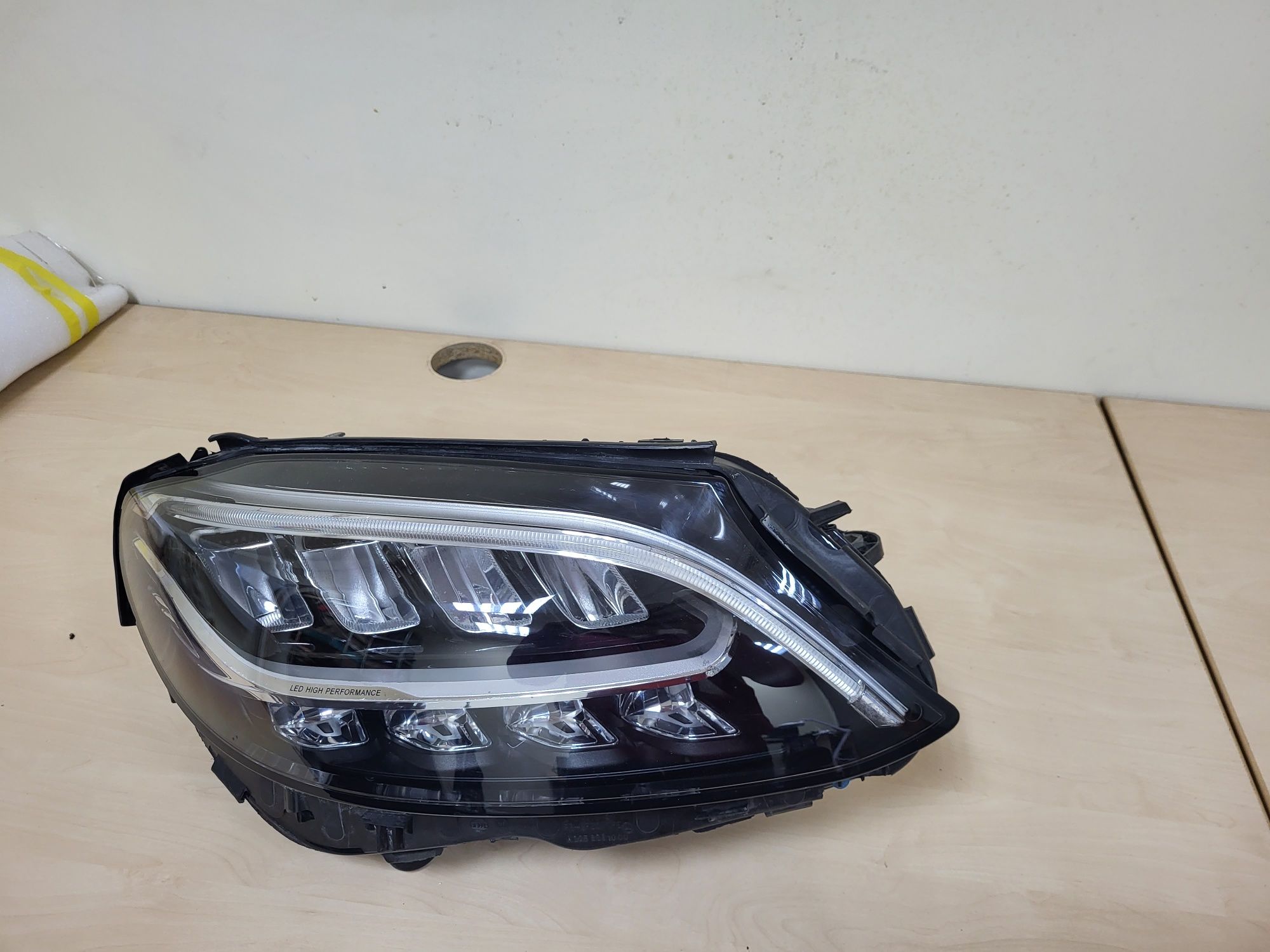 Десен фар фарове Mercedes W205 LED High Performance desen far farove