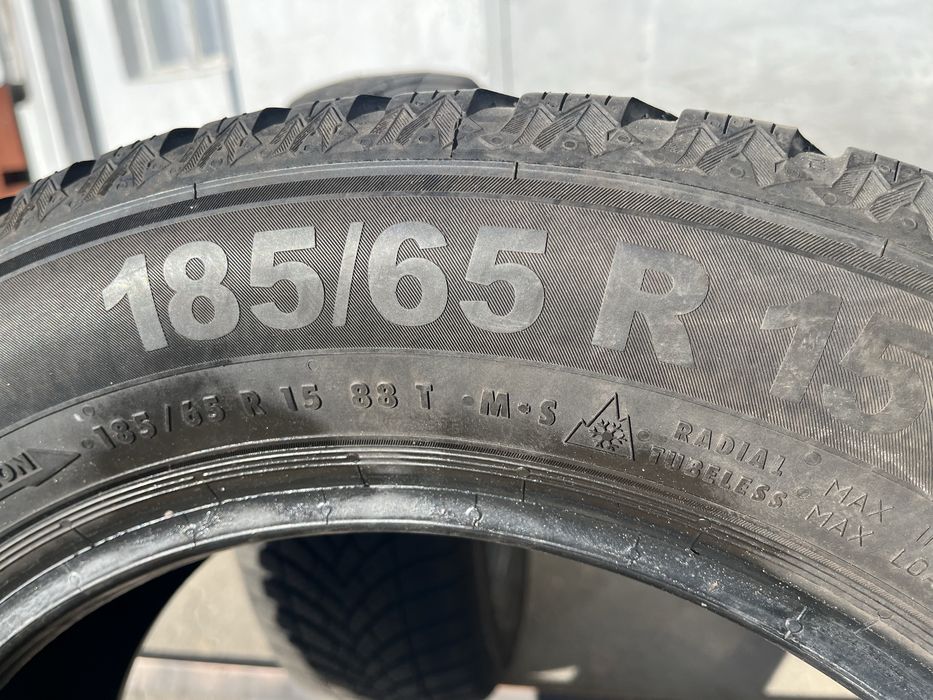 2 бр. зимни гуми 185/65/15 Semperit 6 mm DOT 1922