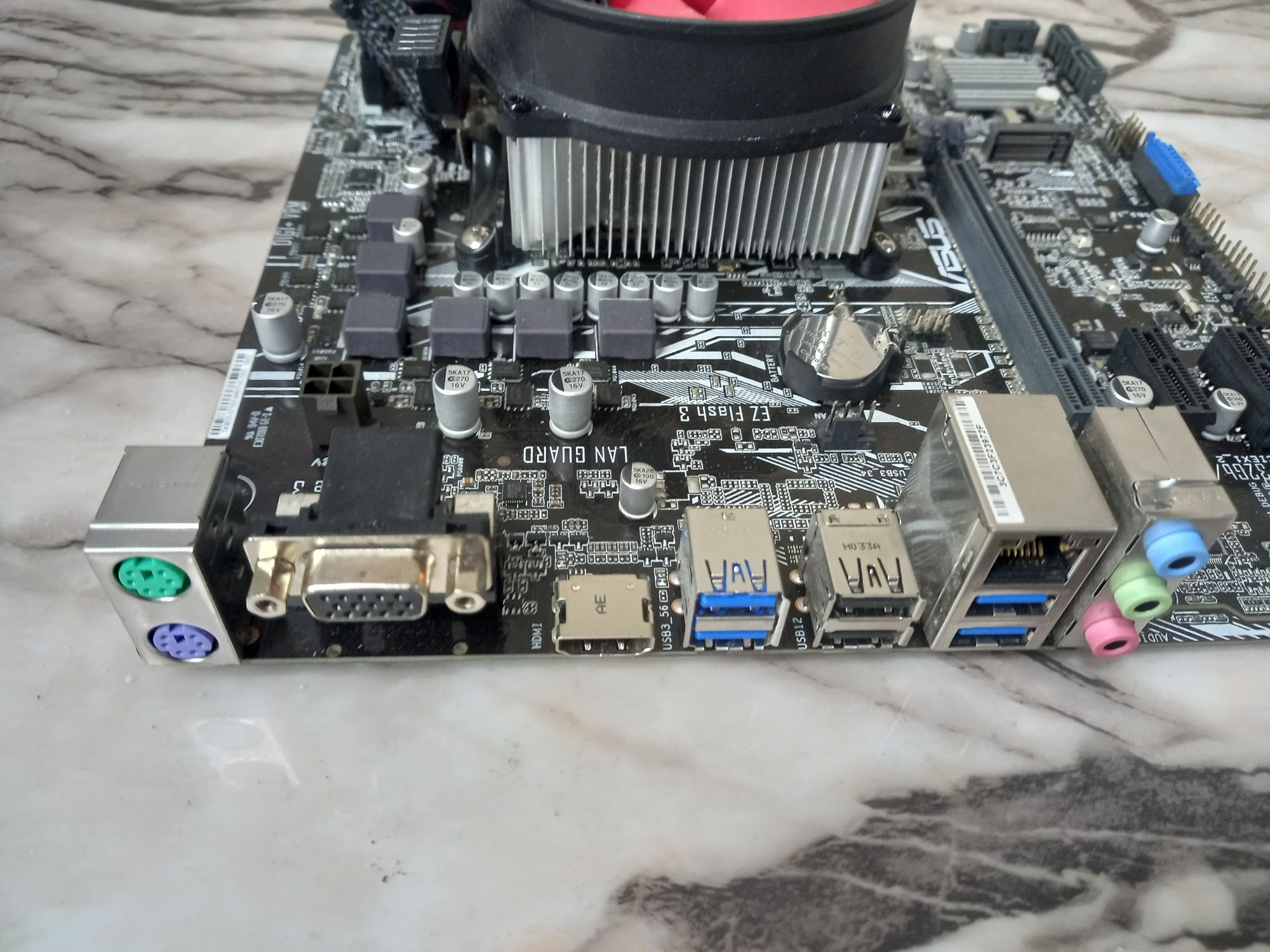 Дъно Asus Prime B350-Plus + AMD Ryzen 5 3400G +8gb ddr4+Vega 11 AM4