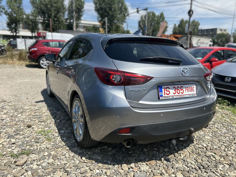 Mazda 3 2.0benzina euro 6 xenon, navi, set roti iarna, rate, garantie!