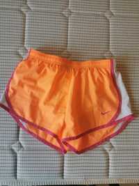 Pantaloni scurti Nike dry fit 128-137 (8-10 ani