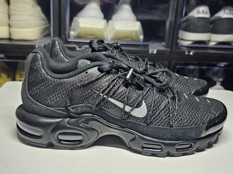 Обувки NIKE / Air Max Plus / Utility BLACK + КУТИЯ
