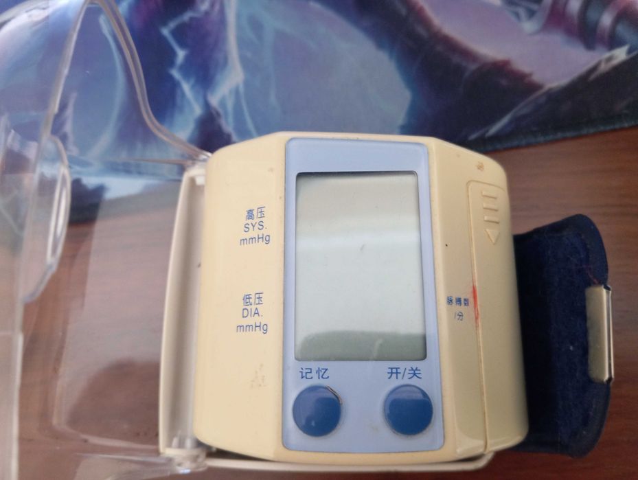 Тонометр на запястье