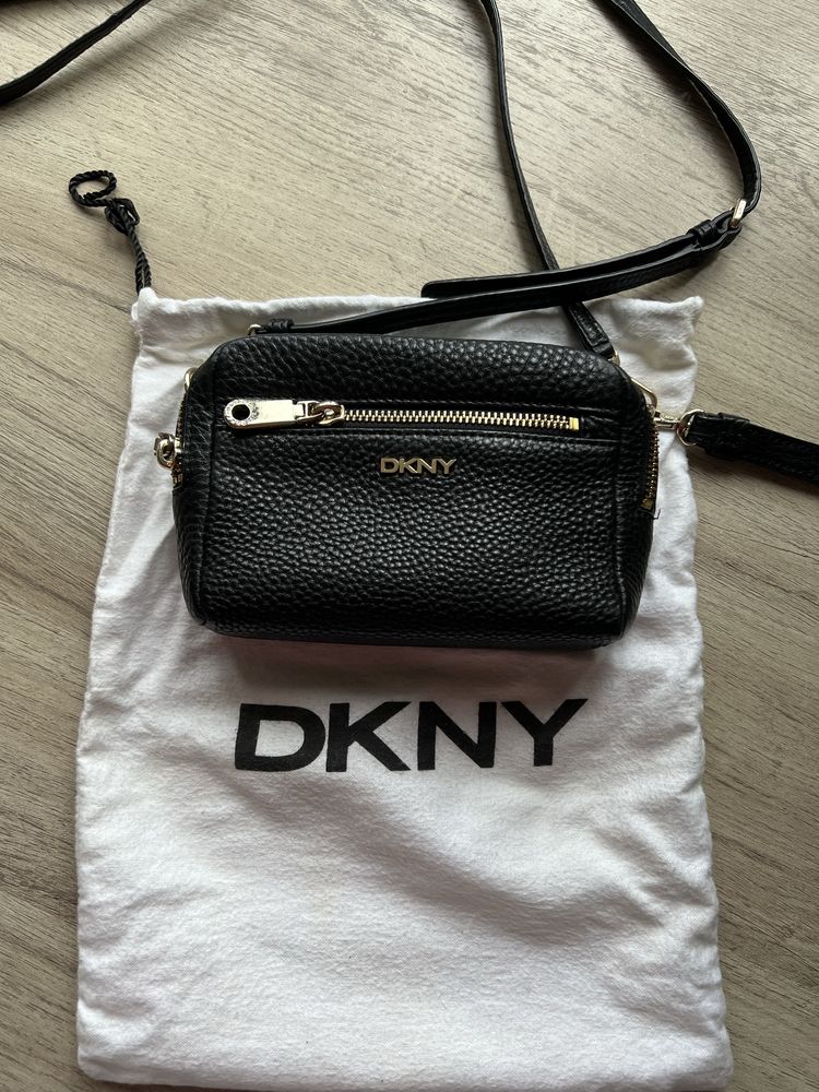 Дамска чантичка DKNY