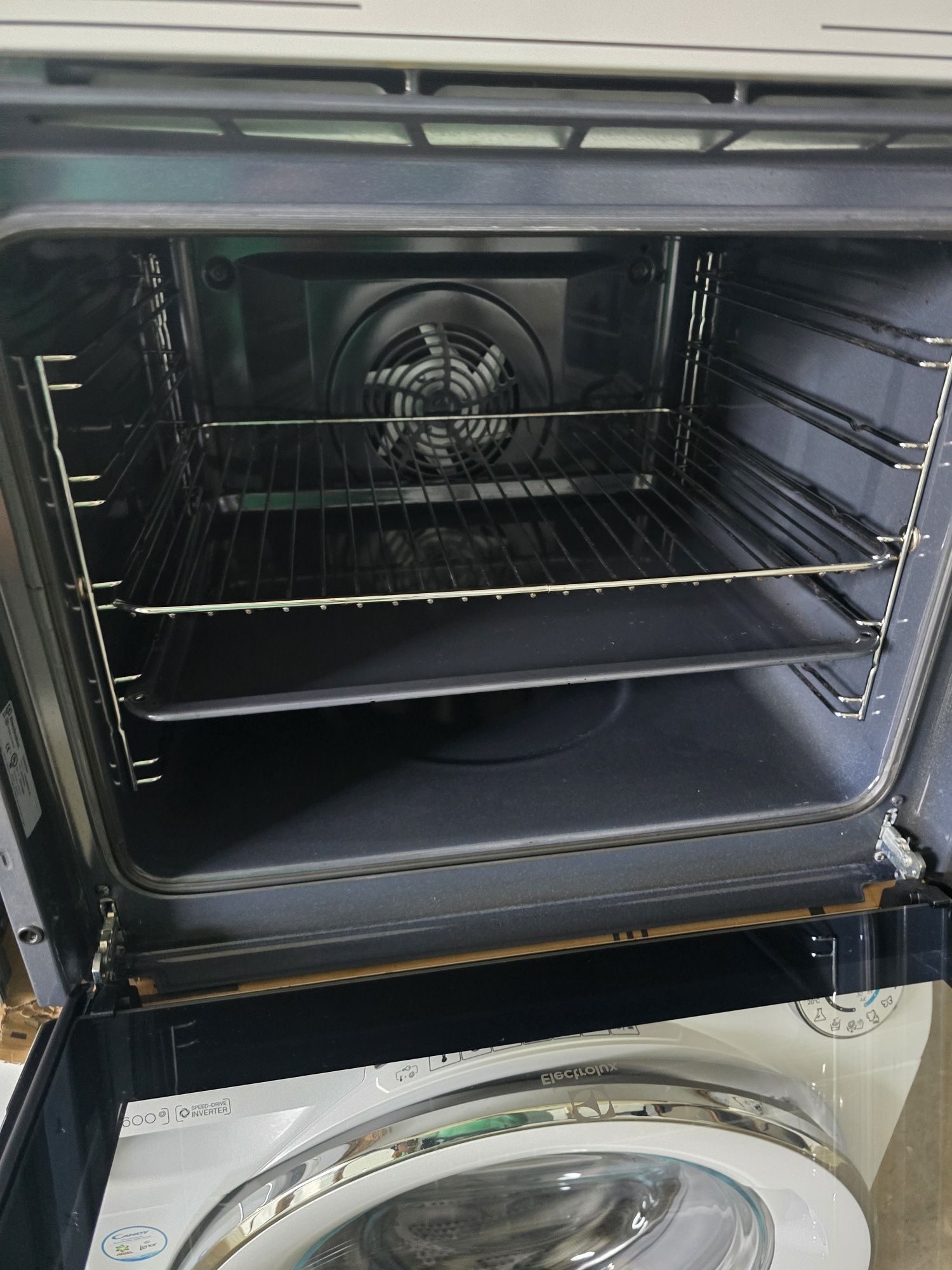 Фурна за вграждане Електролукс/Electrolux 71 литра