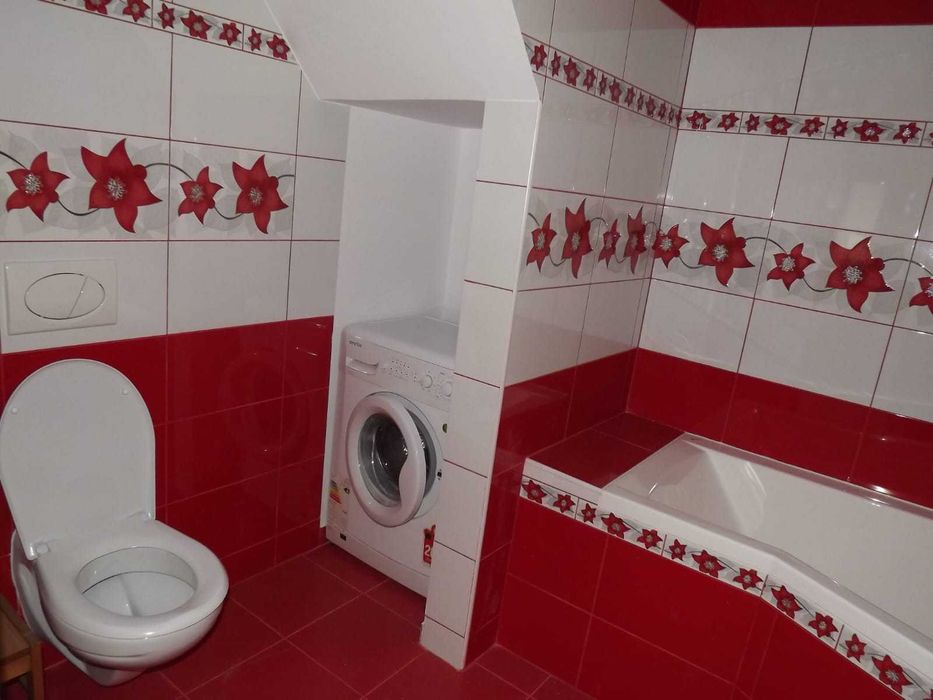 Închiriez apartament la casă mobilat și utilat în Cartierul Florilor