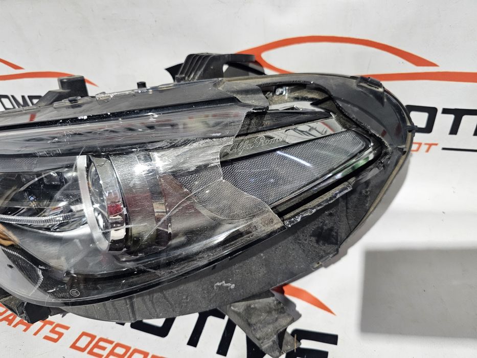 Far stanga bixenon led Alfa Romeo Giulia cod 50558651