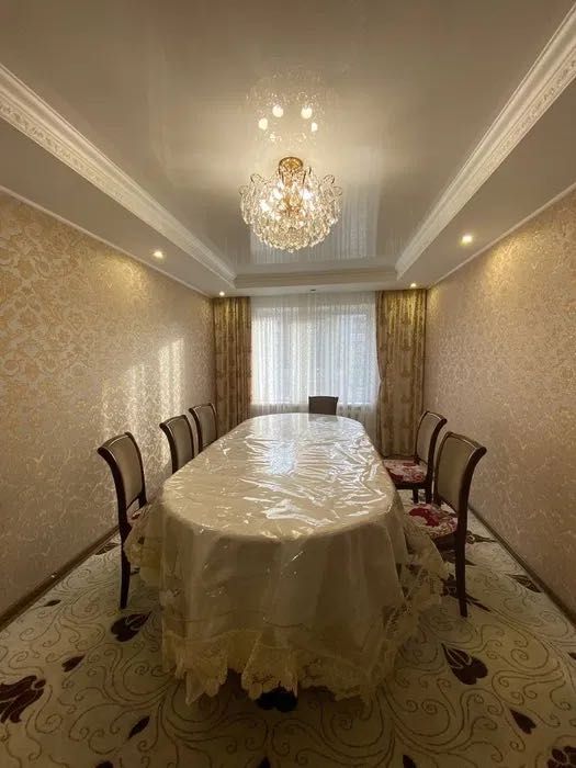 Продается стол и 6 стульев