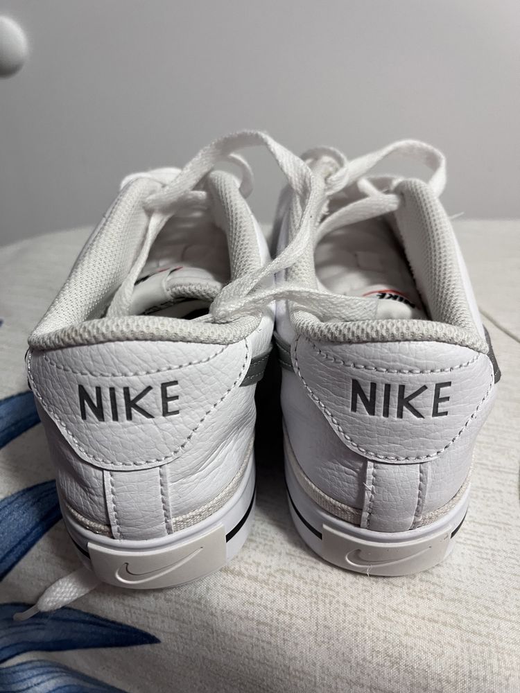 Tenesi Nike dama masura 38 piele naturală