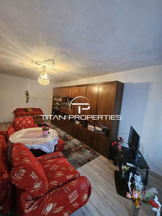 Дава се под наем Двустаен апартамент в Бургас, Зорница - 70 кв.м за 408 € - Снимка #1