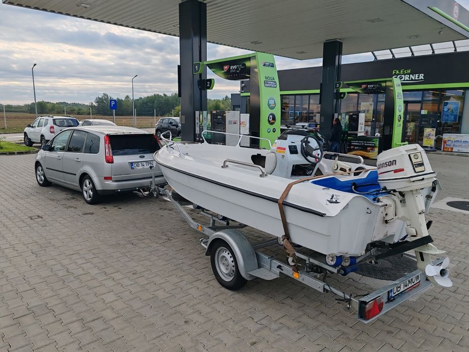 Vând motor barca  JOHNSON Bombardier. 25 cp  2T - pornire  electrica