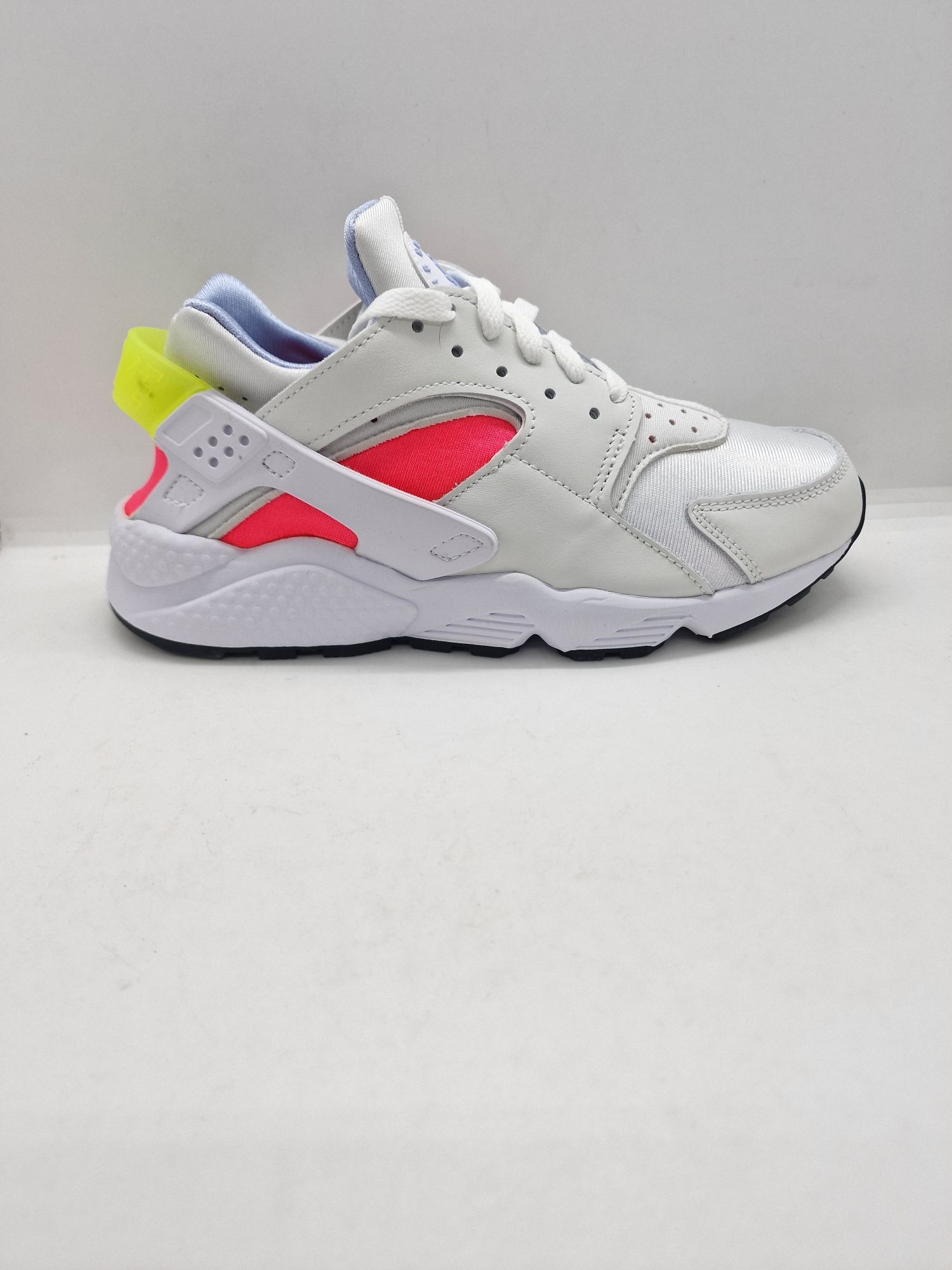 Nike Air Huarache DH4439-106 nr. 38.5 fit 38