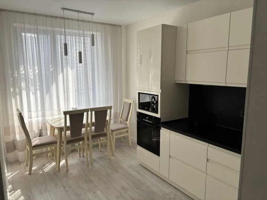 Дава се под наем Двустаен апартамент в София, Център - 55 кв.м за 397.8 € - Снимка #3