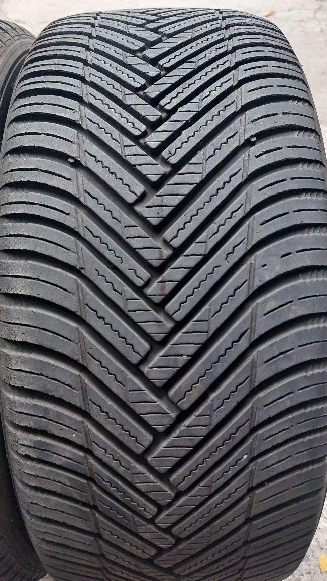 Всесезонни гуми 235/45/18 Hankook Kinergy 4S 2 броя