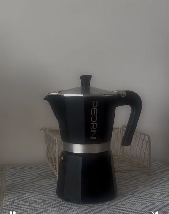 Гейзерная кофеварка. Привезена из Германии.