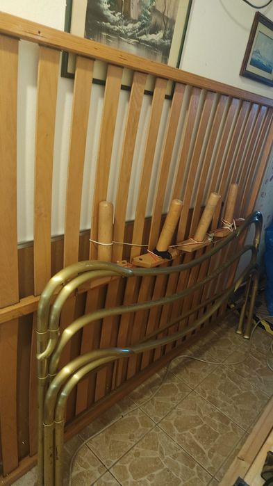 Pat de vanzare din fier