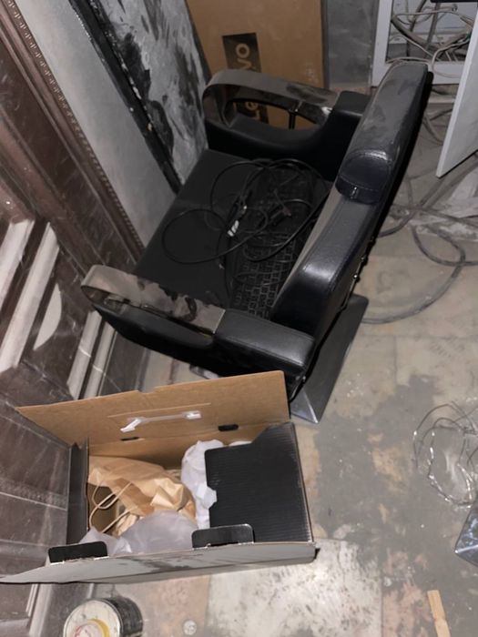 Продается мебель тумбочки кресло