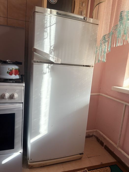 Холодильники сатылады, срочно, мұздатады.