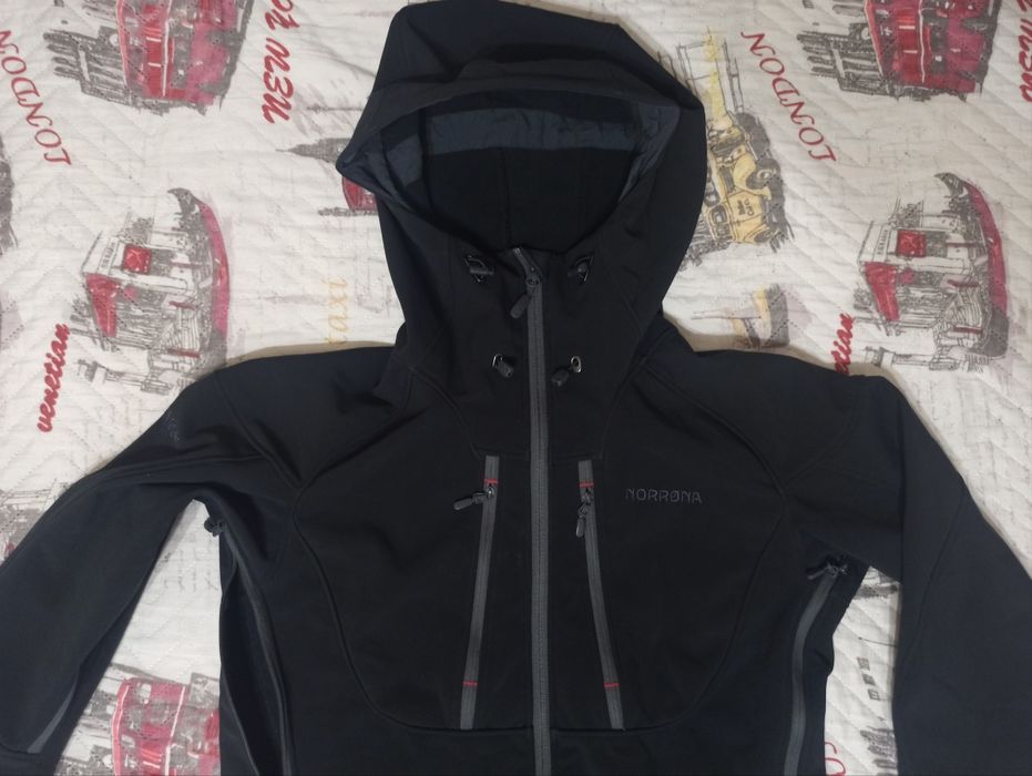 Norrona дамско яке М