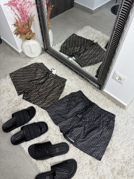 Sort de baie Fendi colectie noua vara 2025