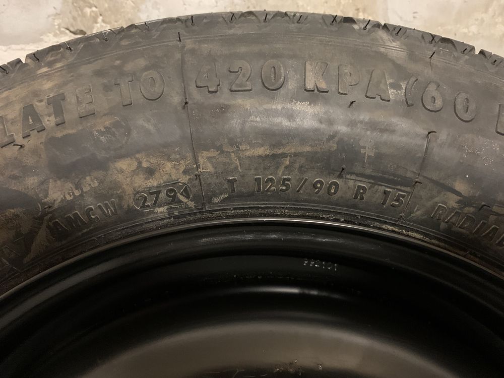 Резервна гума тип патерица с размери T125/90 R15