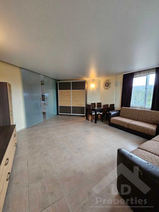 Просторен двустаен апартамент с изглед към морето, к.к."Чайка"