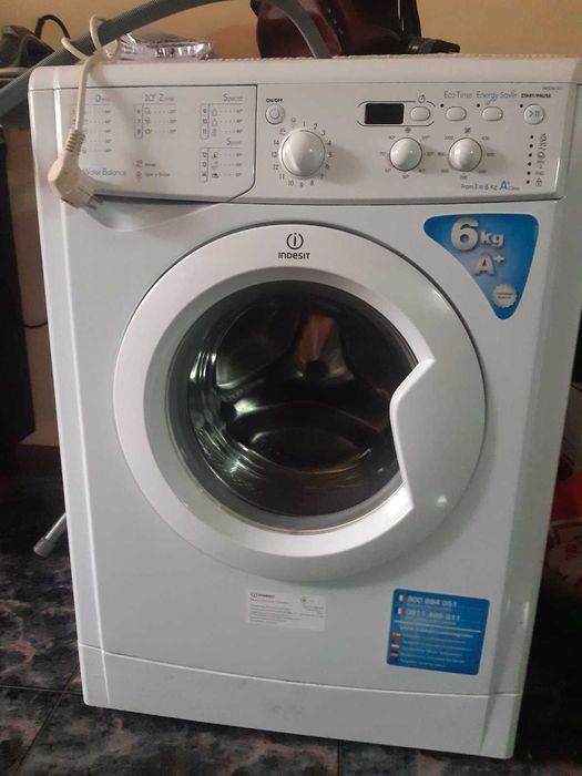Автоматична пералня Индесит за 6 кг пране