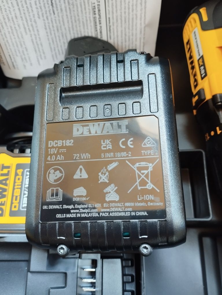 Винтоверт комбиниран и импакт DeWALT, чисто нови 18V 4 Ah Деволт