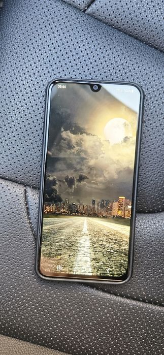 Samsung Galaxy A40 в идеале с доставкой