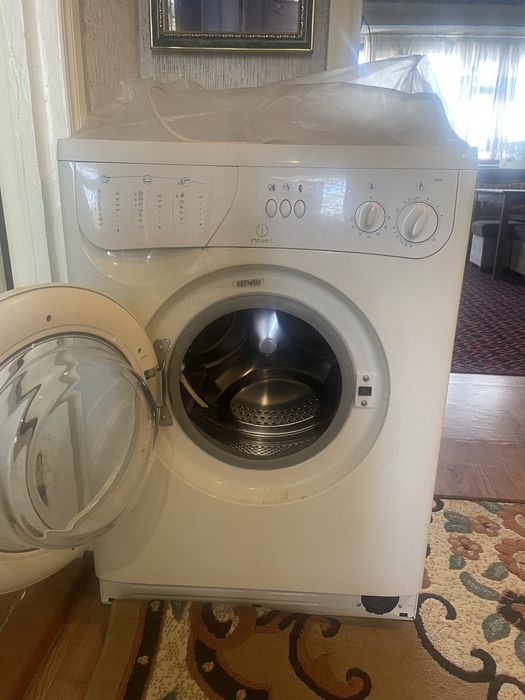 Стиральная машина indesit(б/у)
