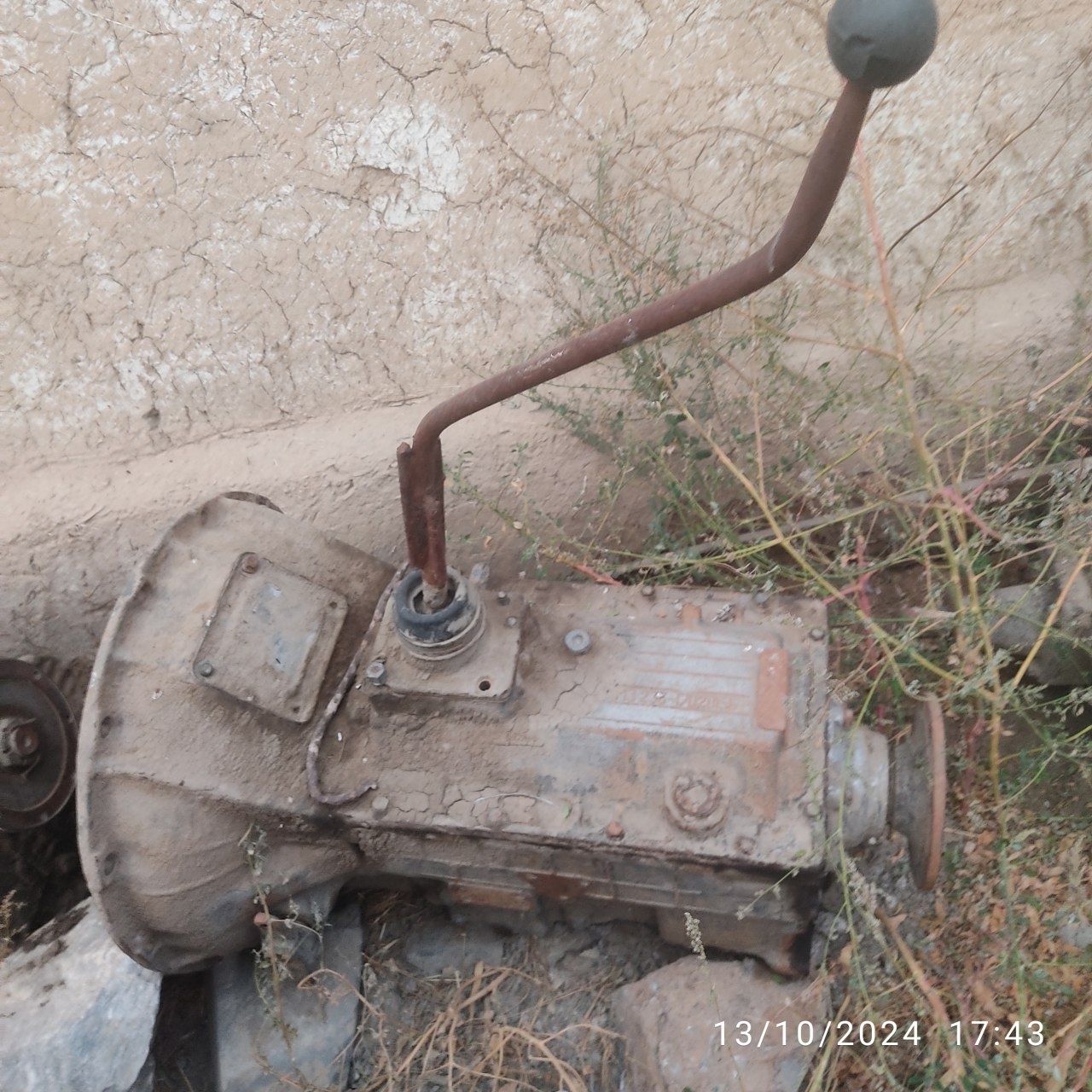 Extiyot qismlari (Kraz avtomoshinasi motor,karobka,reduktor)
